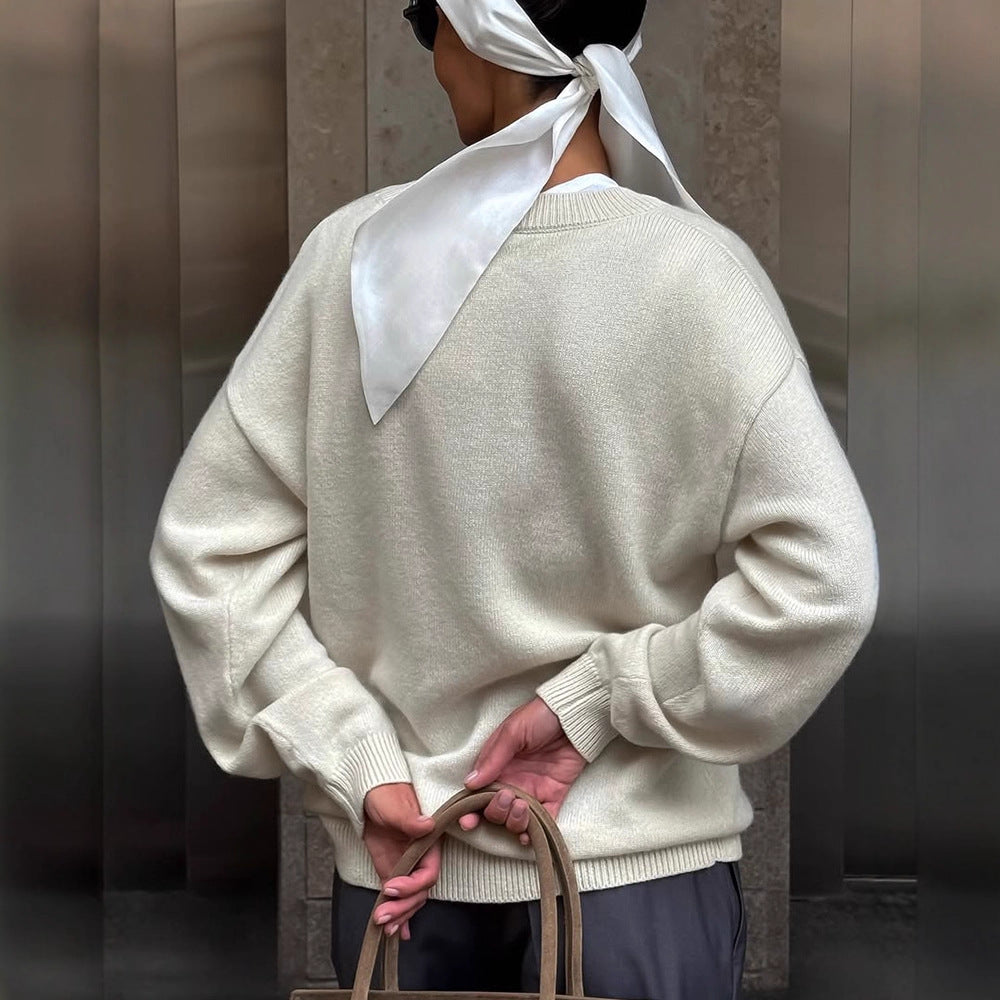 Women's Oversize V-Neck Sweater made of Cashmere Mix with Ripped Hem Chichicherry