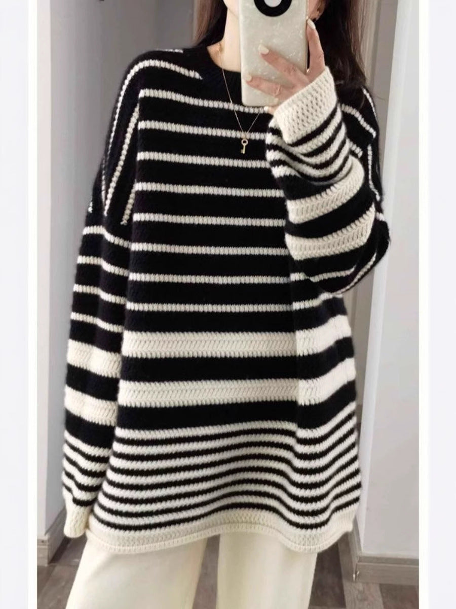 Women's oversized long sweater made of coarse striped knit with round neckline Chichicherry