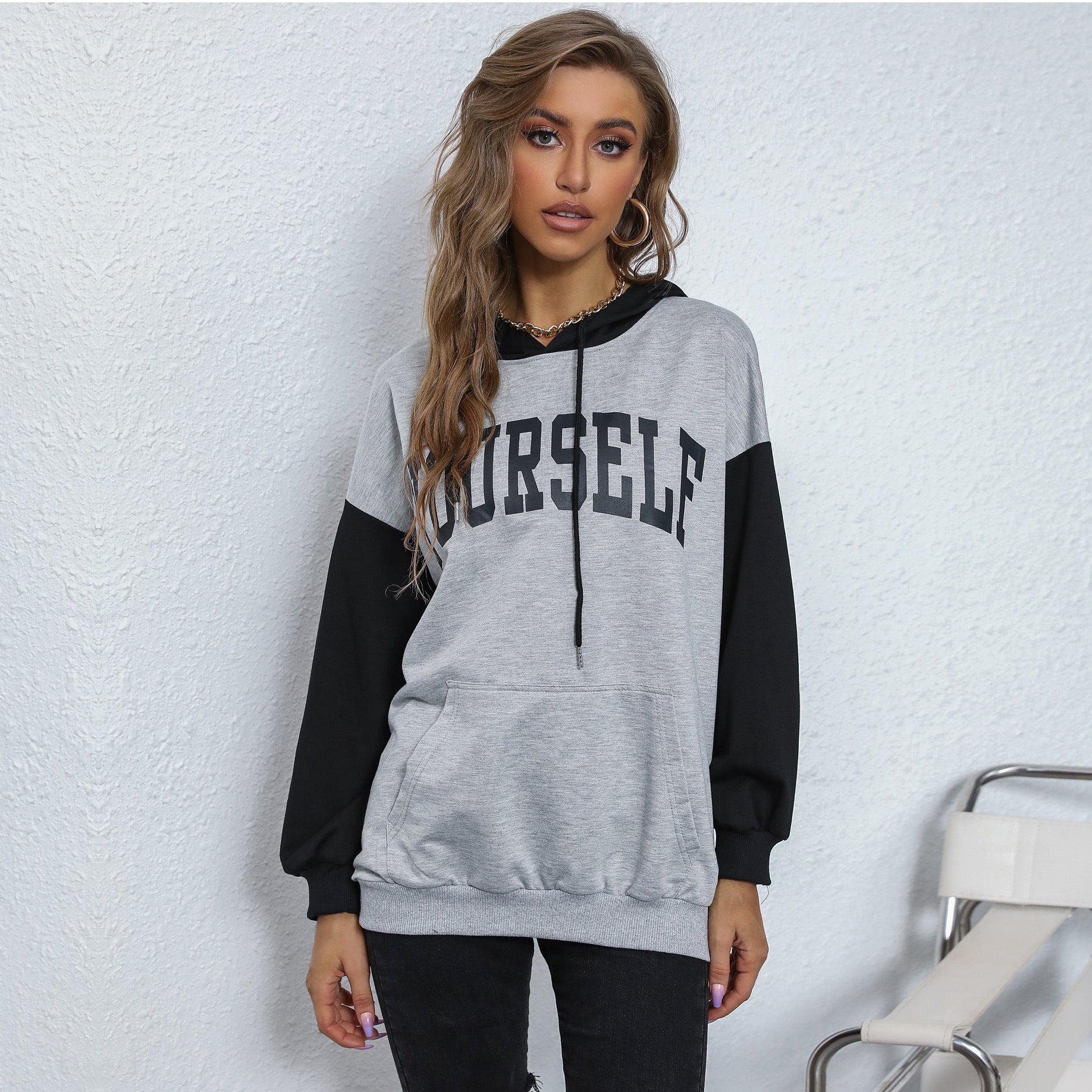 Women's Oversized Hoodie with College Print, Kangaroo Pocket and Contrast Sleeves Chichicherry