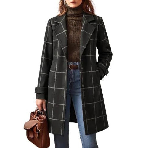 Women's wool coat in check pattern with lapel collar and straight cut Chichicherry