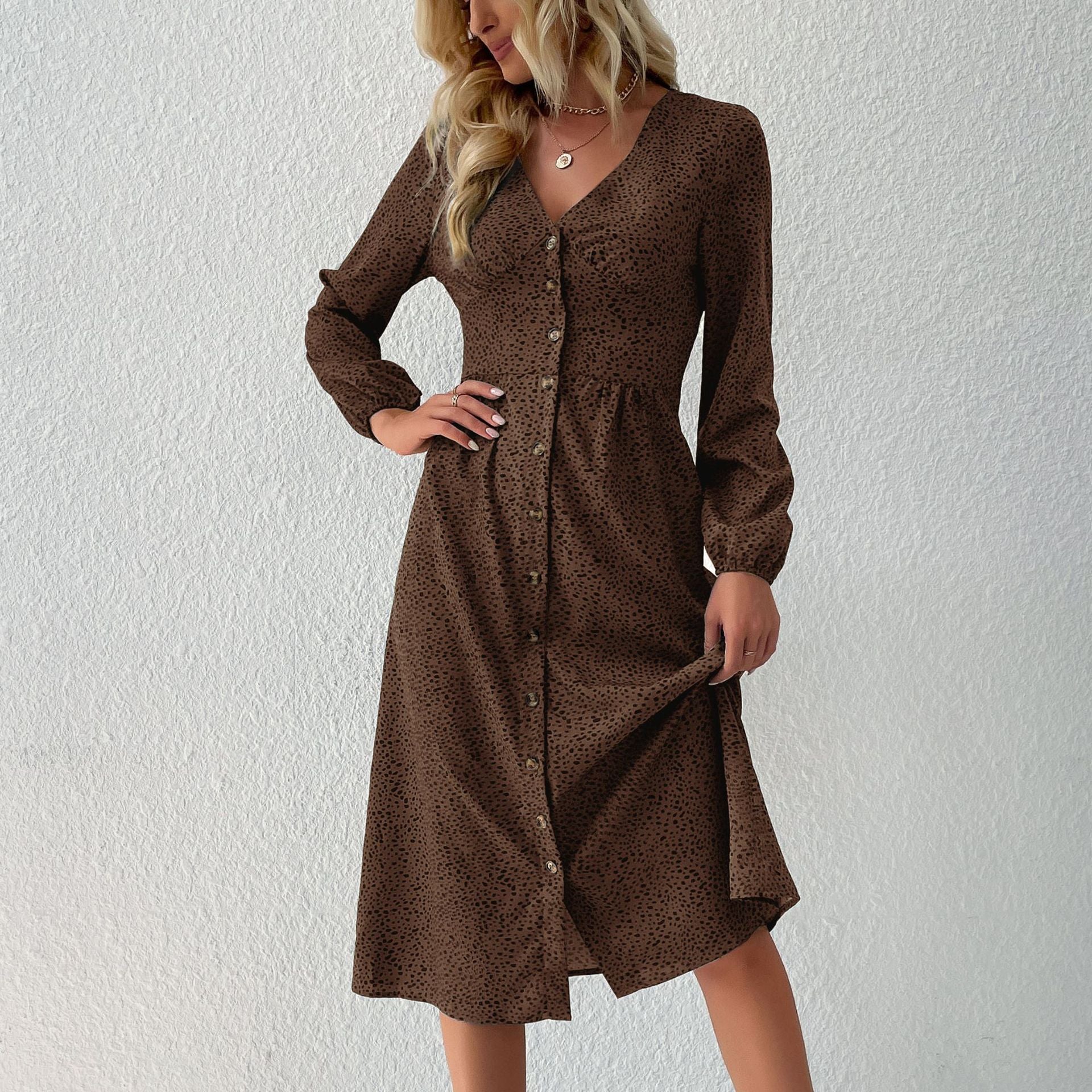 Women's V-neck midi dress with button placket, tailored fit and balloon sleeves Chichicherry