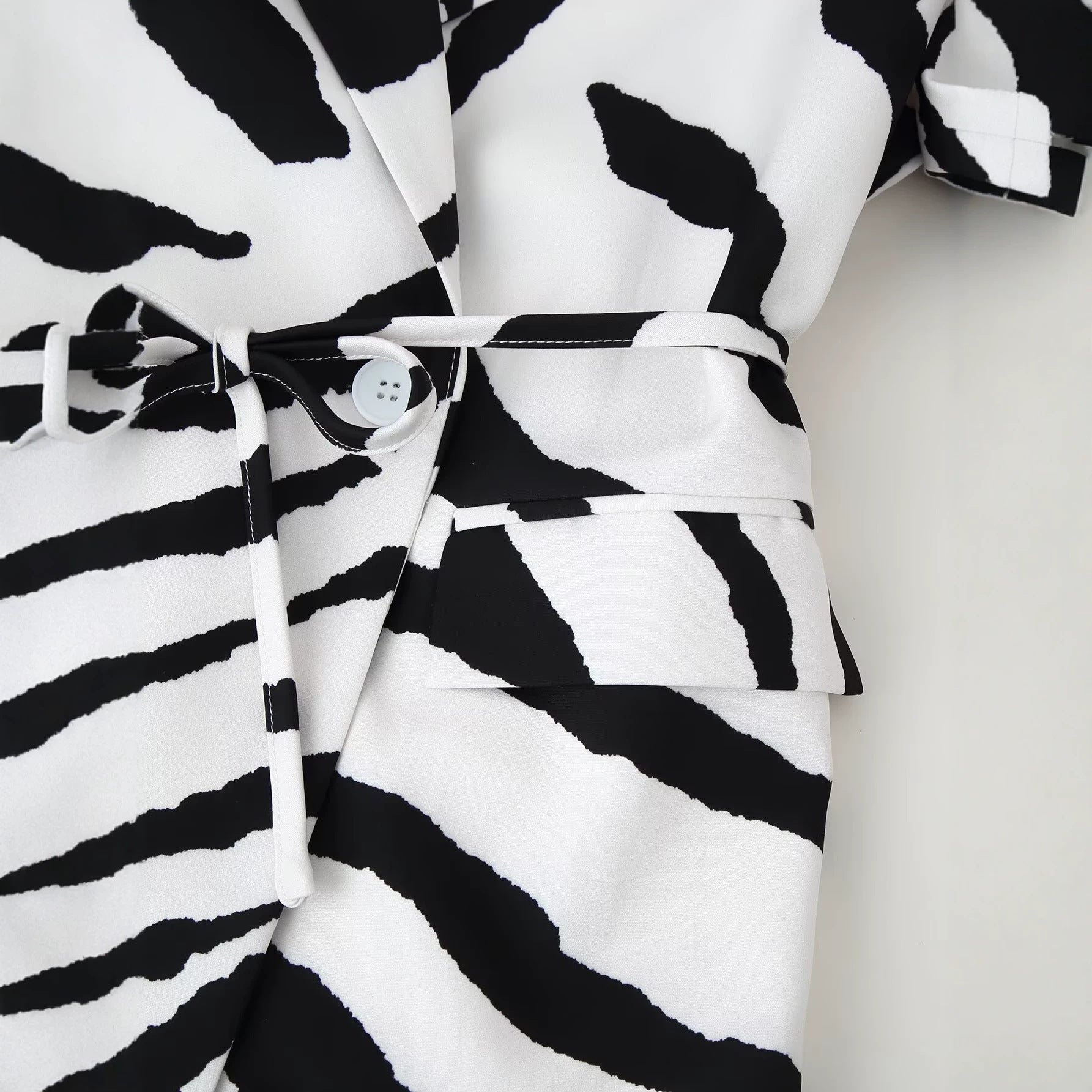 Women Tailored Blazer with Belt and Cut-Out Shoulders Chichicherry