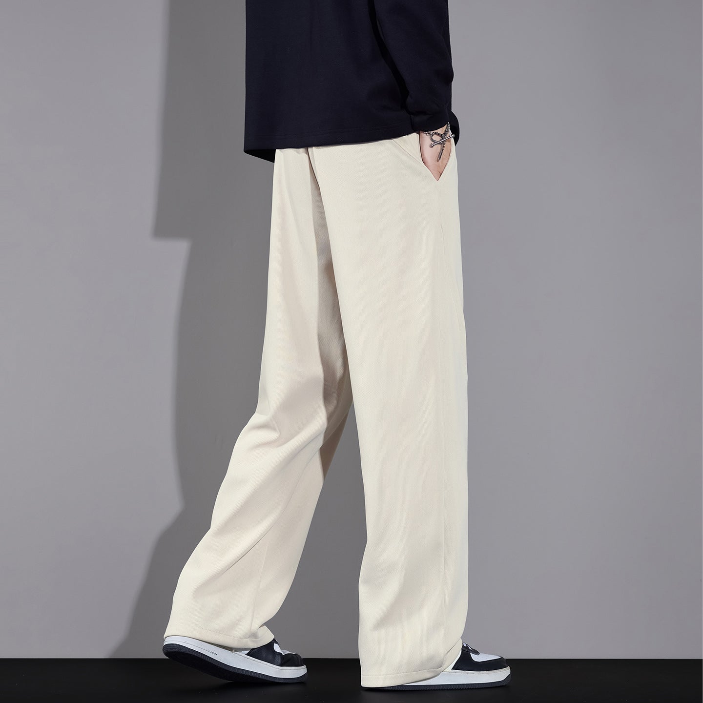 Men's Wide Relaxed Jogging Pants with Drawstring and Straight Leg Chichicherry