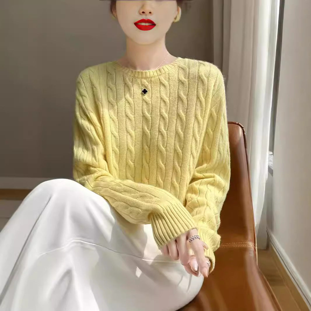 Women's cable knit round neck sweater made of soft wool blend with ribbed cuffs Chichicherry