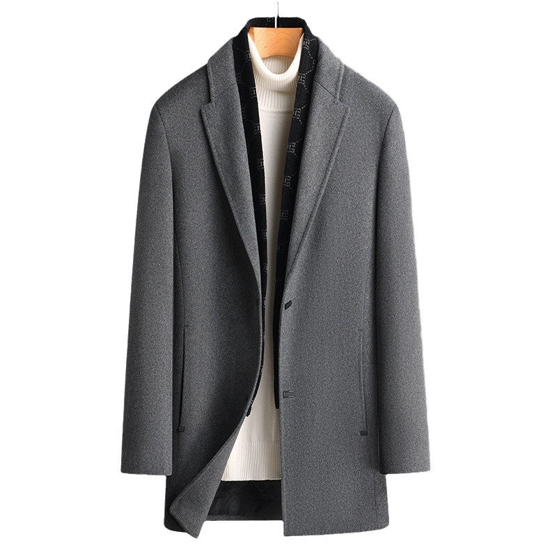 Men's short coat made of high-quality wool blend with subtle interior lining and slim fit Chichicherry