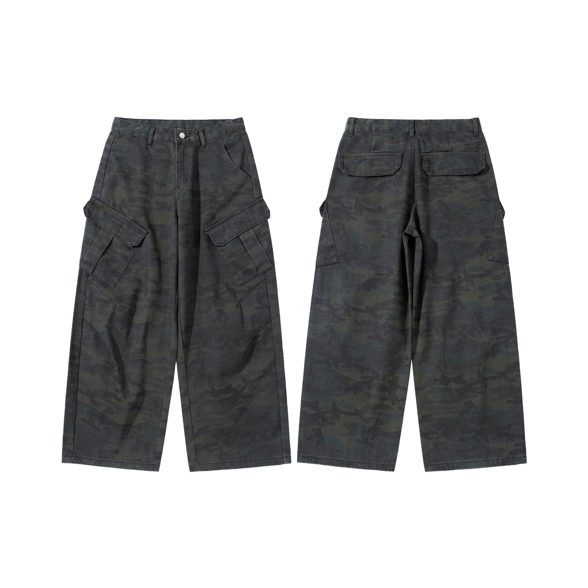 Women's High-Cut Cropped Cargo Pants in Utility Style with Large Flap Pockets