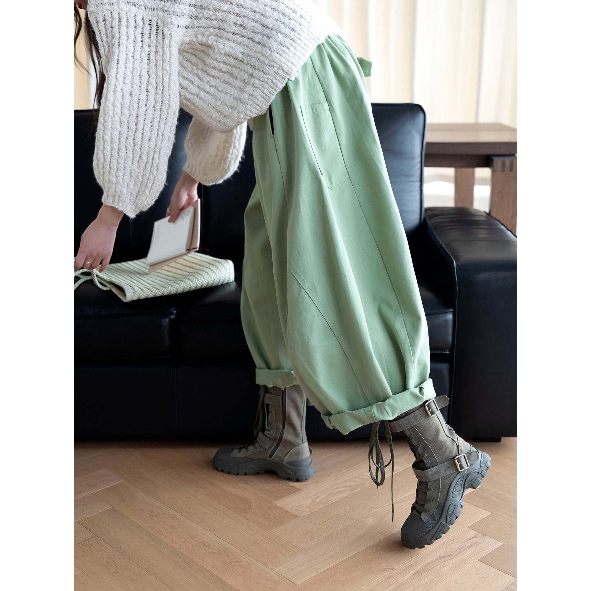 Women's voluminous pleated wide-leg trousers with high waist and cuff Chichicherry