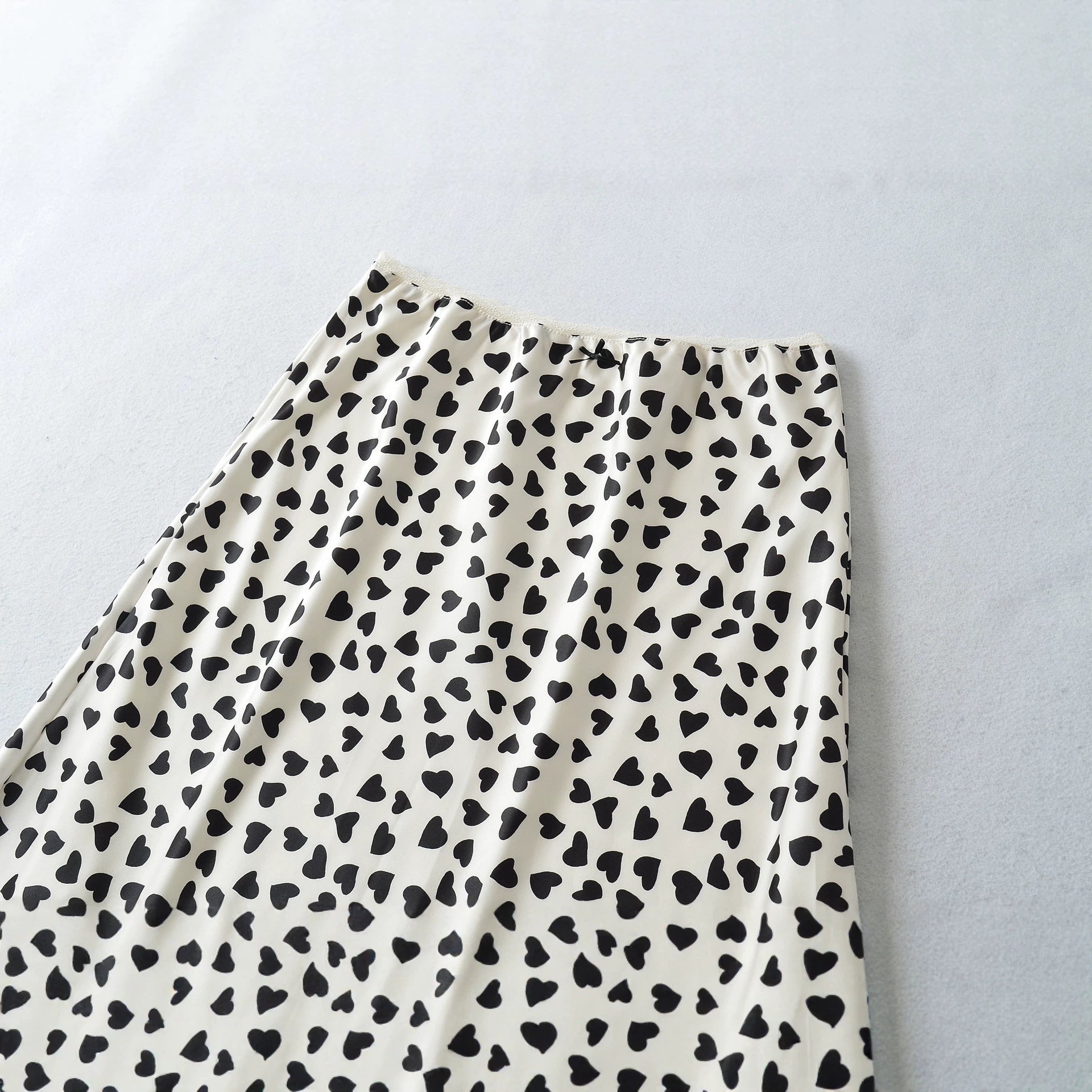 Women Light Midi Skirt Made of Chiffon with Leopard Print and Elastic Waistband