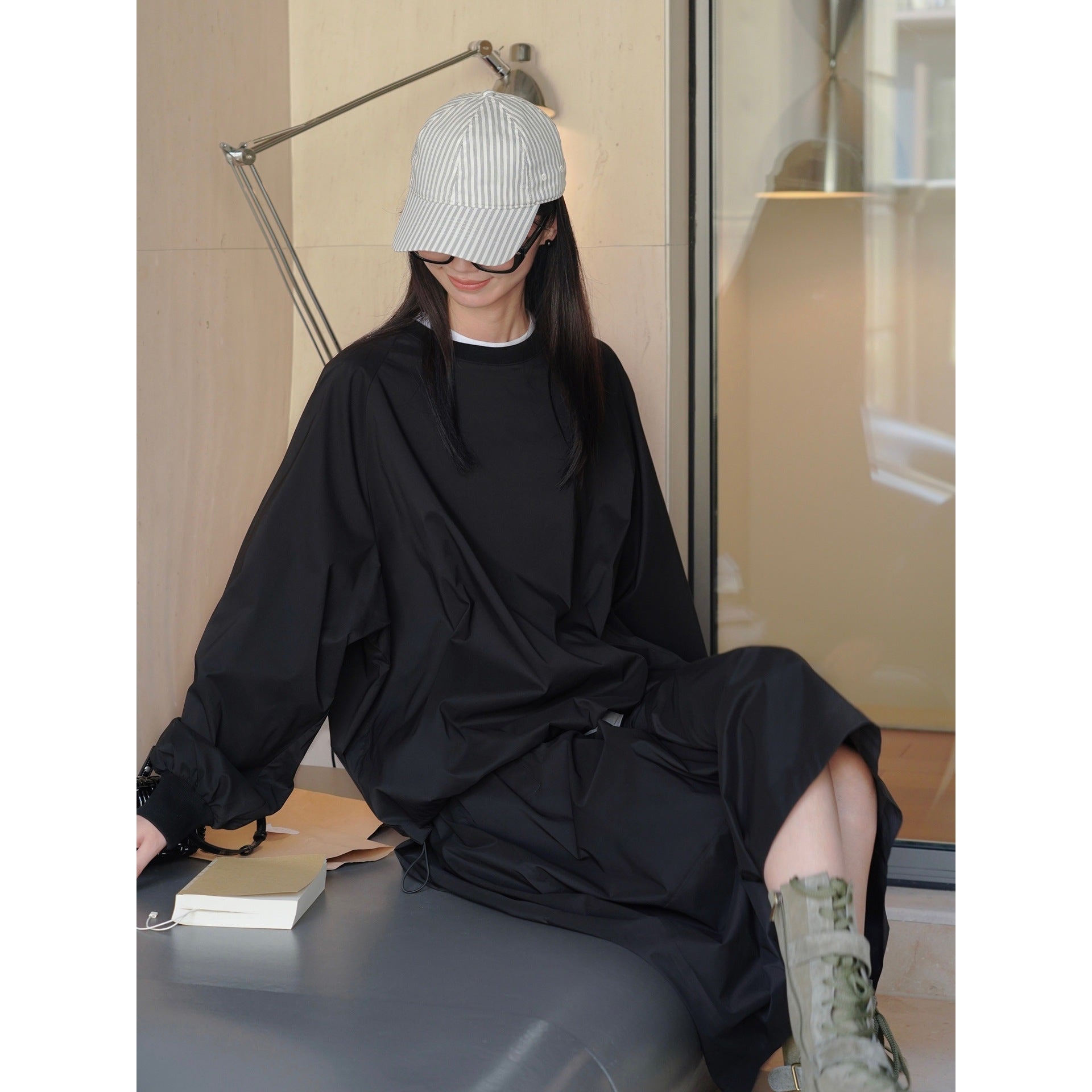 Women's Oversize Rain and Wind Pullover with Water-Repellent Surface and Elastic Hem Chichicherry