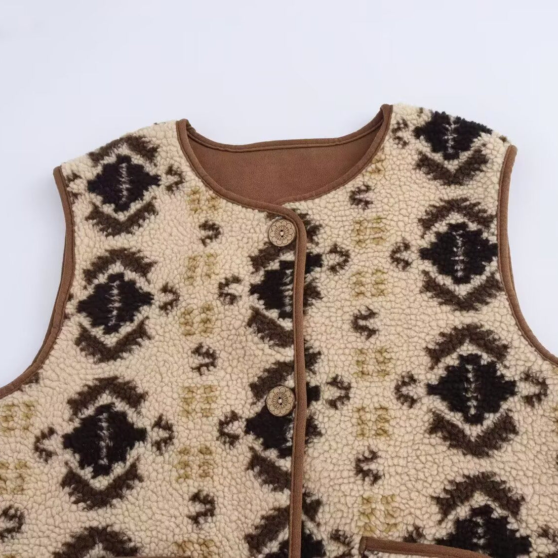 Women's patterned teddy vest in bouclé look with patch pockets Chichicherry