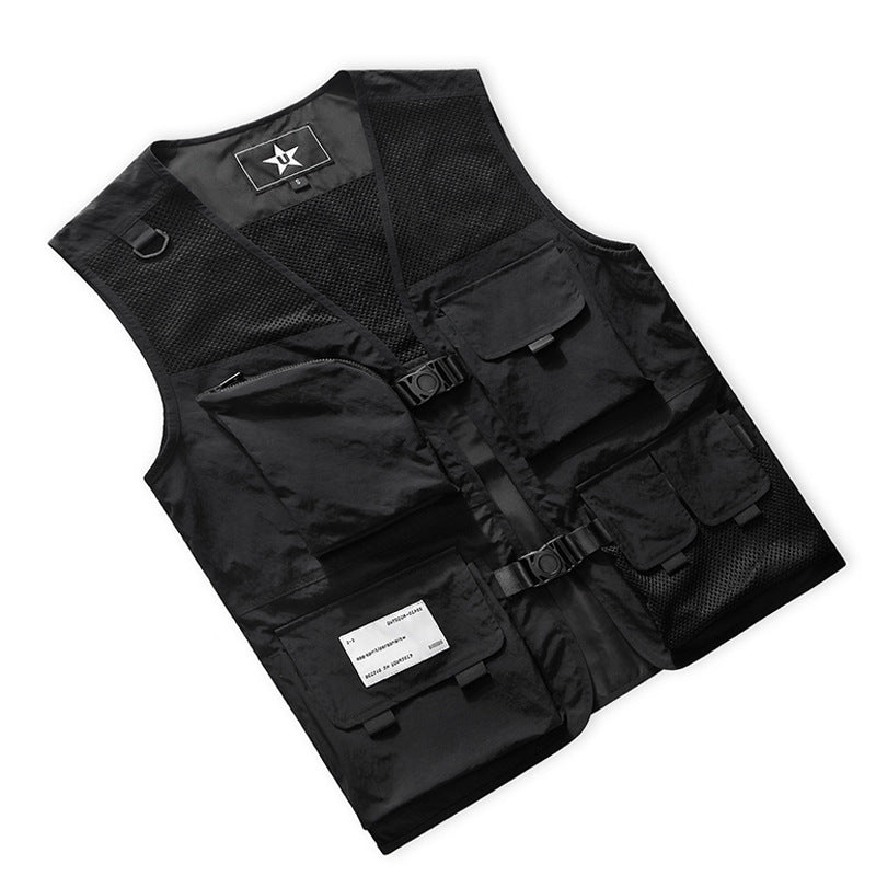 Men's multifunctional utility vest with mesh back, modular pocket arrangement, and click fasteners Chichicherry