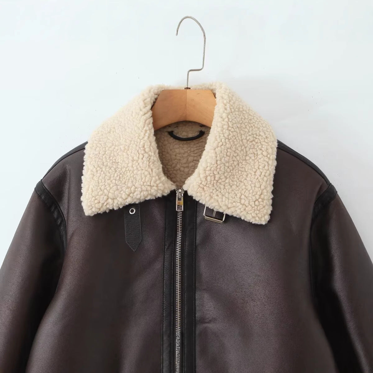 Women's Oversize Pilot Jacket made of Faux Leather with Teddy Collar and Zipper Pockets Chichicherry