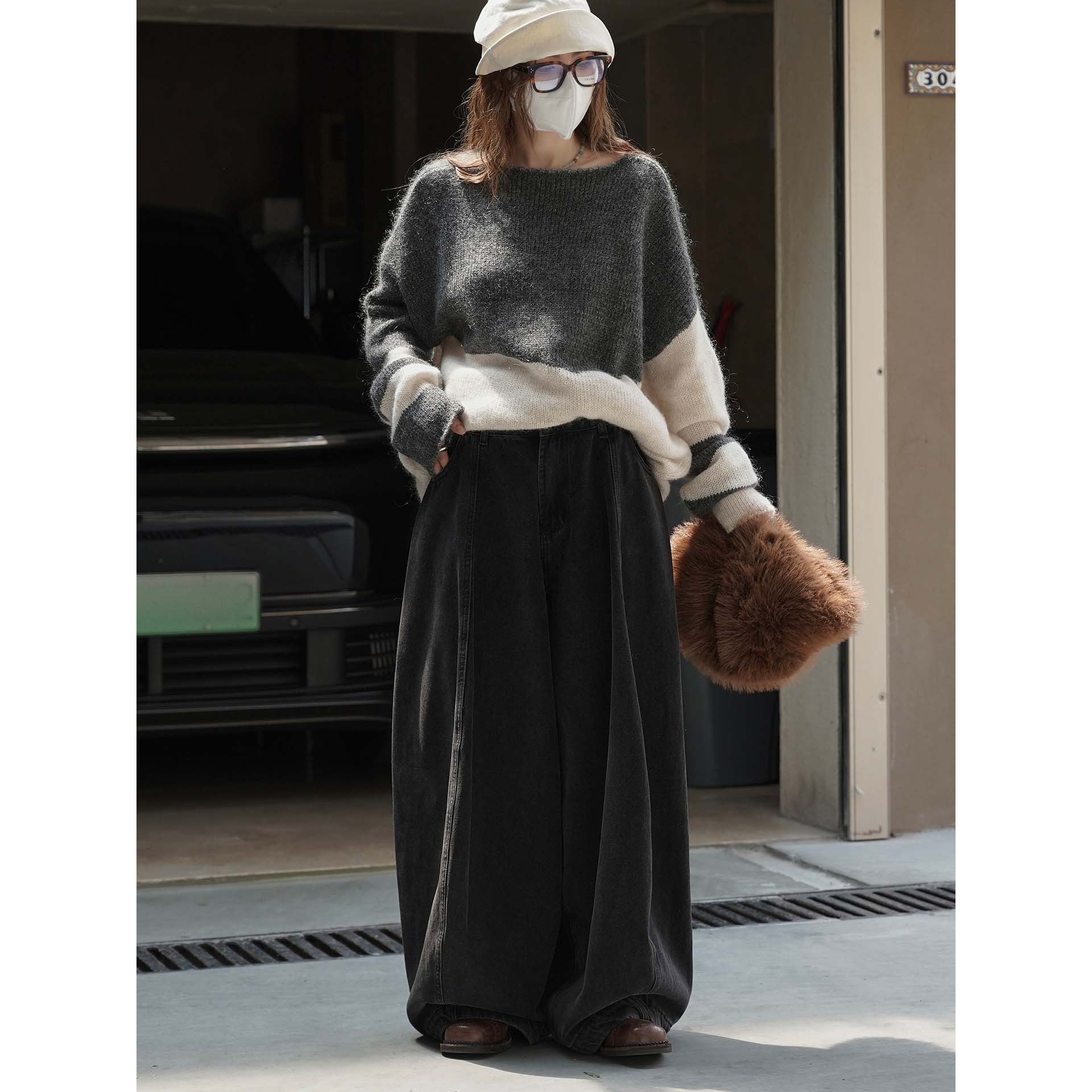 Women's Extra Wide High-Waist Denim Pants in Balloon Cut with Center Seam Details Chichicherry