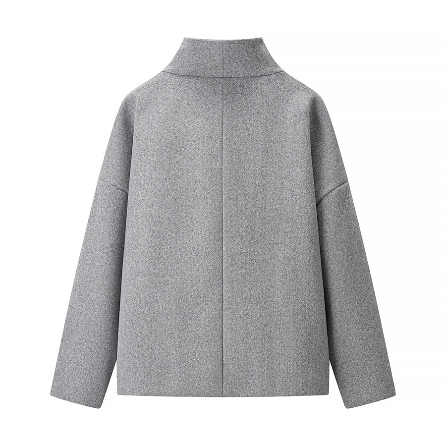 Ladies short double-breasted oversized boxy jacket with stand-up collar and side pockets Chichicherry