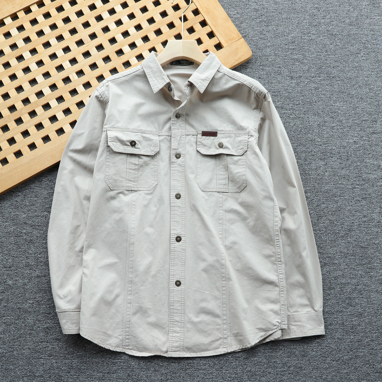 Men's shirt jacket made of robust canvas with chest flap pockets and ergonomic cut Chichicherry