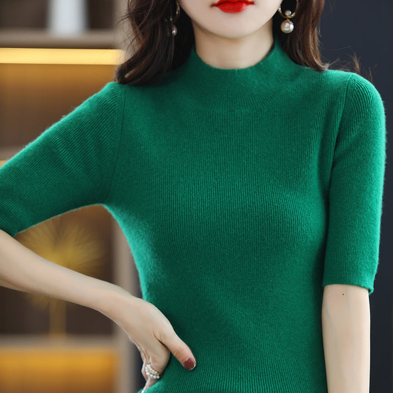 Ladies short-sleeve fine knit pullover with stand-up collar and tailored fit Chichicherry