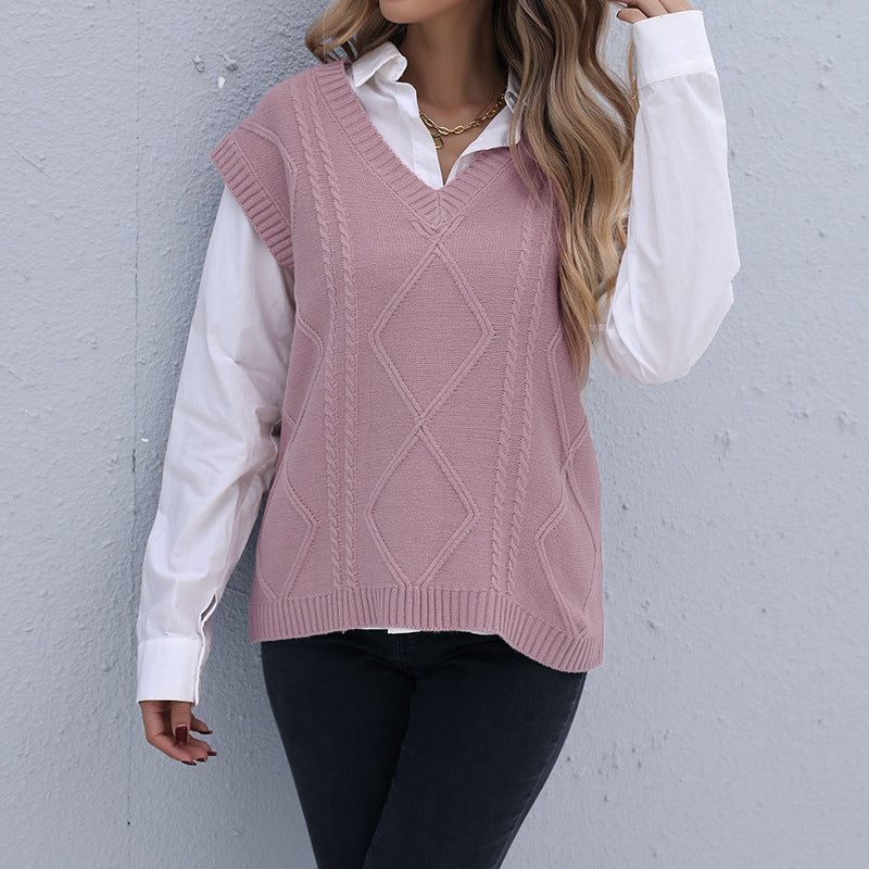 Women's knitted long vest with cable pattern, V-neck and relaxed oversized fit Chichicherry