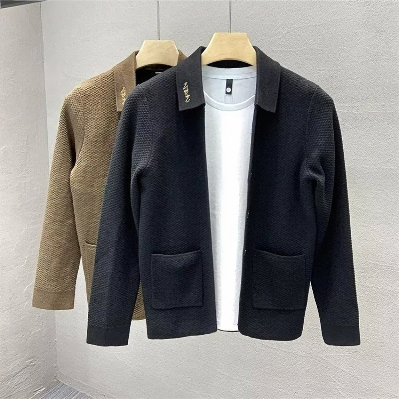 Herren Strukturiertes Strickcardigan mit Hemdkragen, Knopfleiste und aufgesetzten Taschen Chichicherry