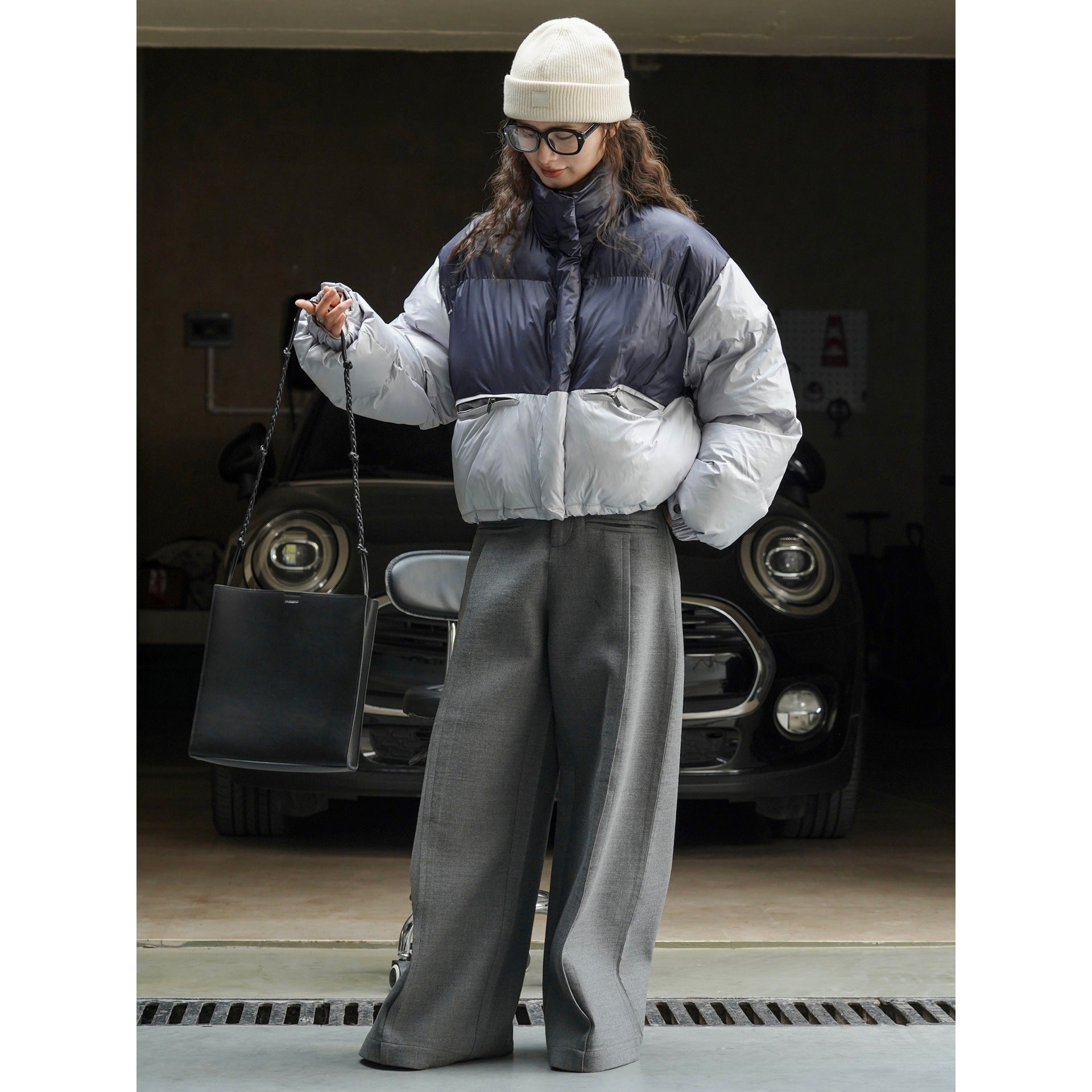 Women's Short Quilted Puffer Jacket with Colorblock, High Stand Collar and Drawstring Chichicherry