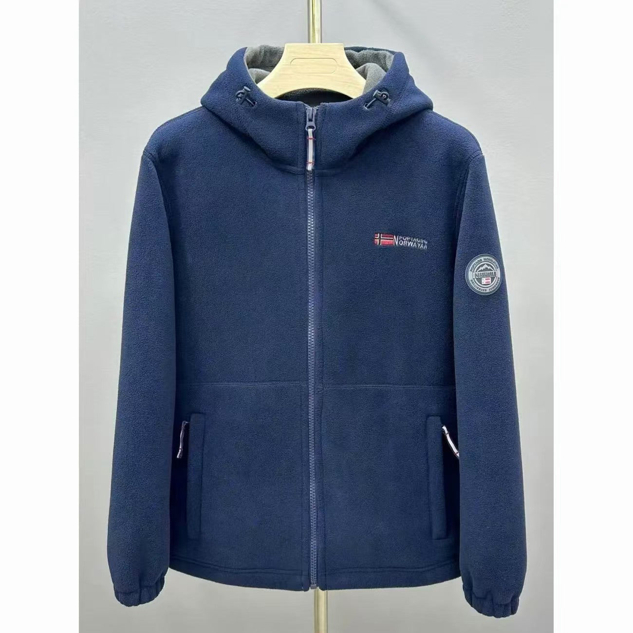 Men's Warm Fleece Hooded Jacket with Sherpa Lining, Wind Protection & Zipper Pockets Chichicherry