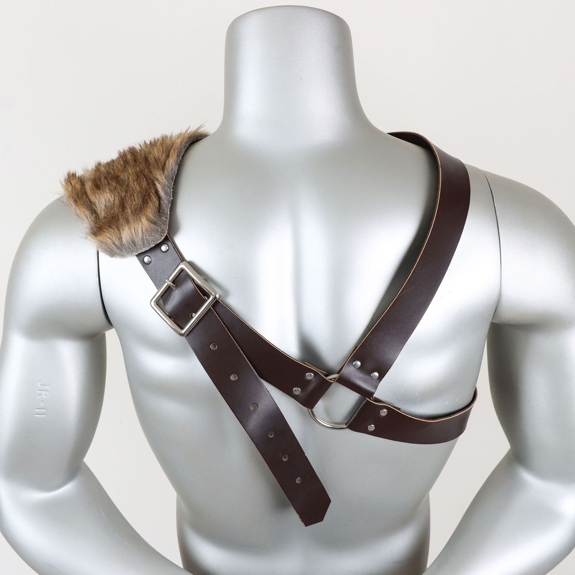 Men's shoulder harness with removable faux fur shoulder pad and adjustable leather straps Chichicherry