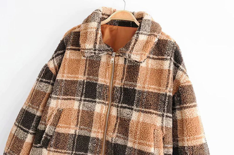 Women Checked Teddy Jacket with Zipper, Oversized Cut and Faux Fur Lining Chichicherry