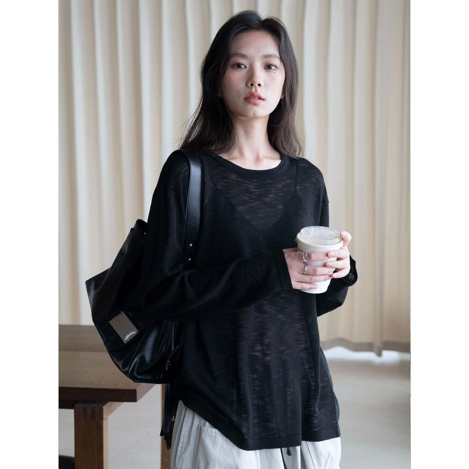 Women's Lightweight Fine Knit Long Sleeve Sweater with Round Neck Chichicherry