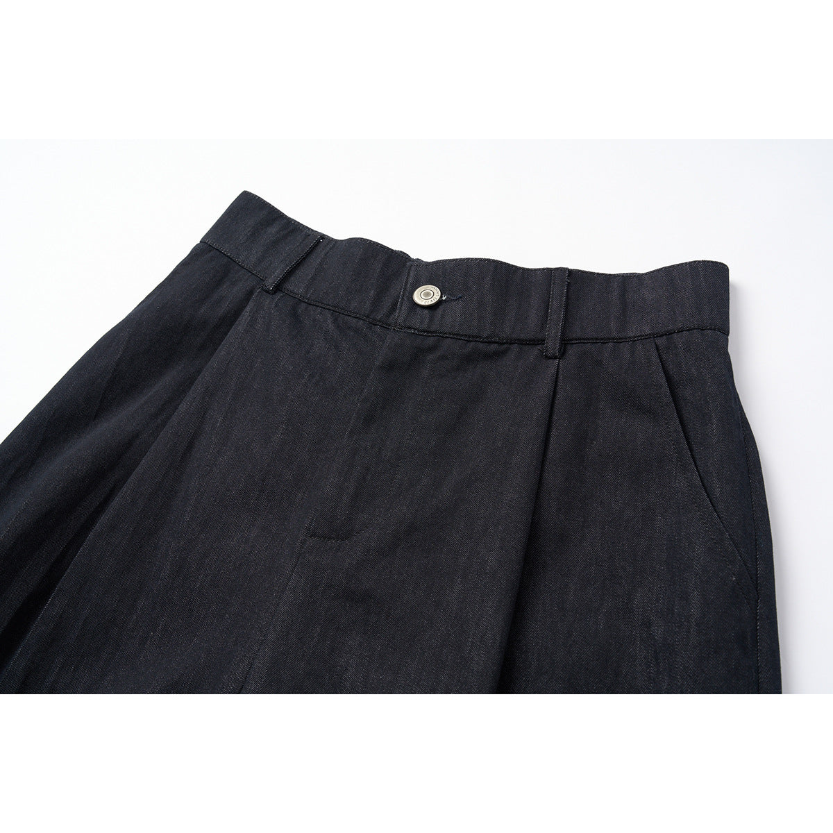 Women's high-waisted wide culotte pants made of denim mix with pleats and button closure Chichicherry
