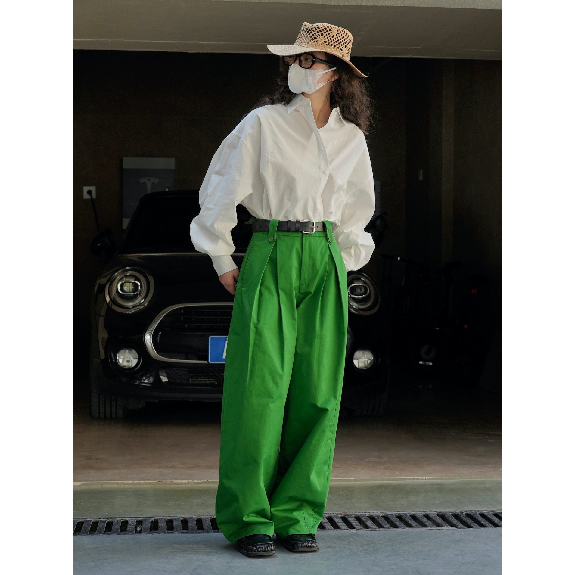 Ladies Wide High-Waist Pleated Balloon Pants made of Cotton Blend with Side Pockets Chichicherry