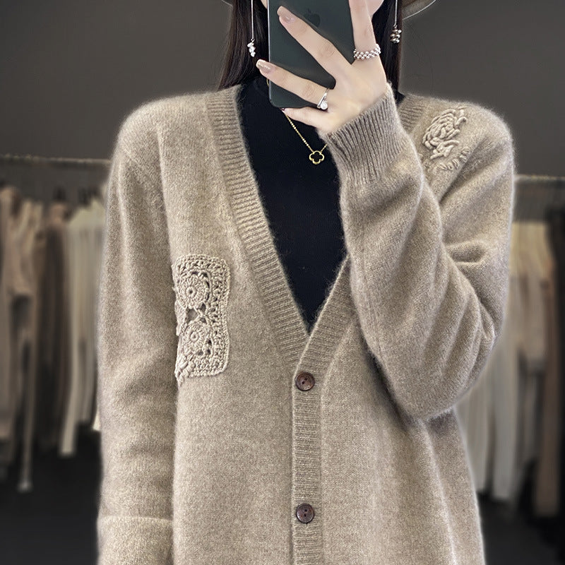 Women's Two-Piece Fine Knit Set with Knit Cardigan and Top as well as Crocheted Flower Appliqués Chichicherry