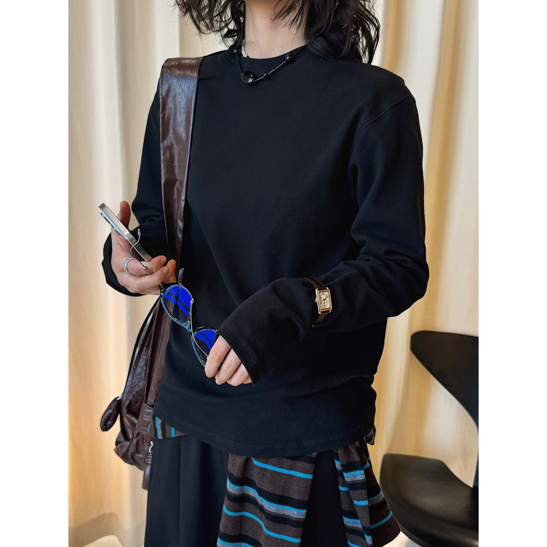 Women's Casual Boxy Sweatshirt made of heavy cotton jersey with clean round neck Chichicherry