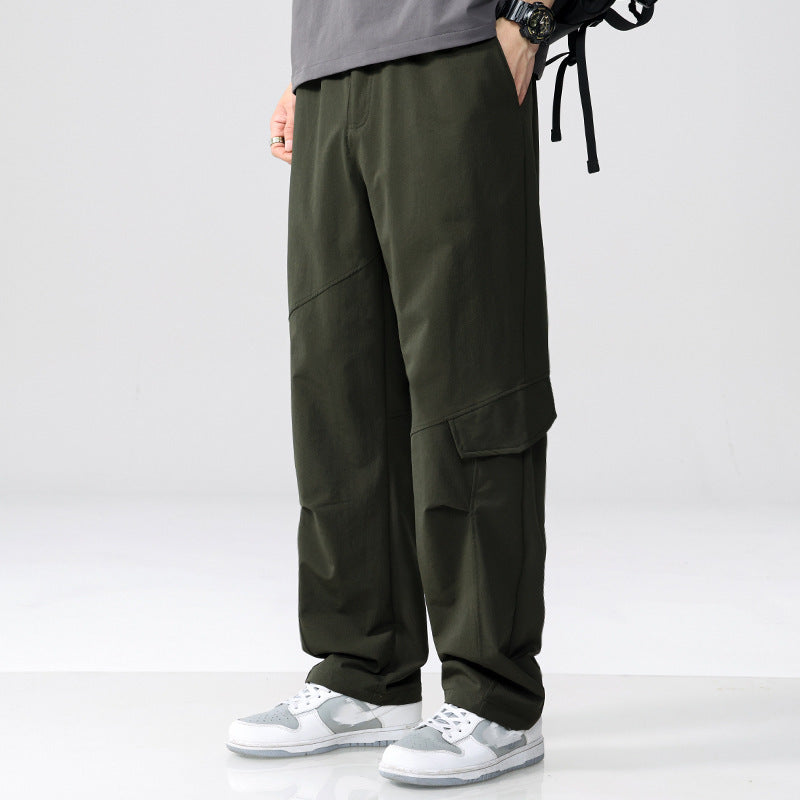 Men's cargo pants in utility look with relaxed fit, multiple thigh pockets and elastic waistband Chichicherry