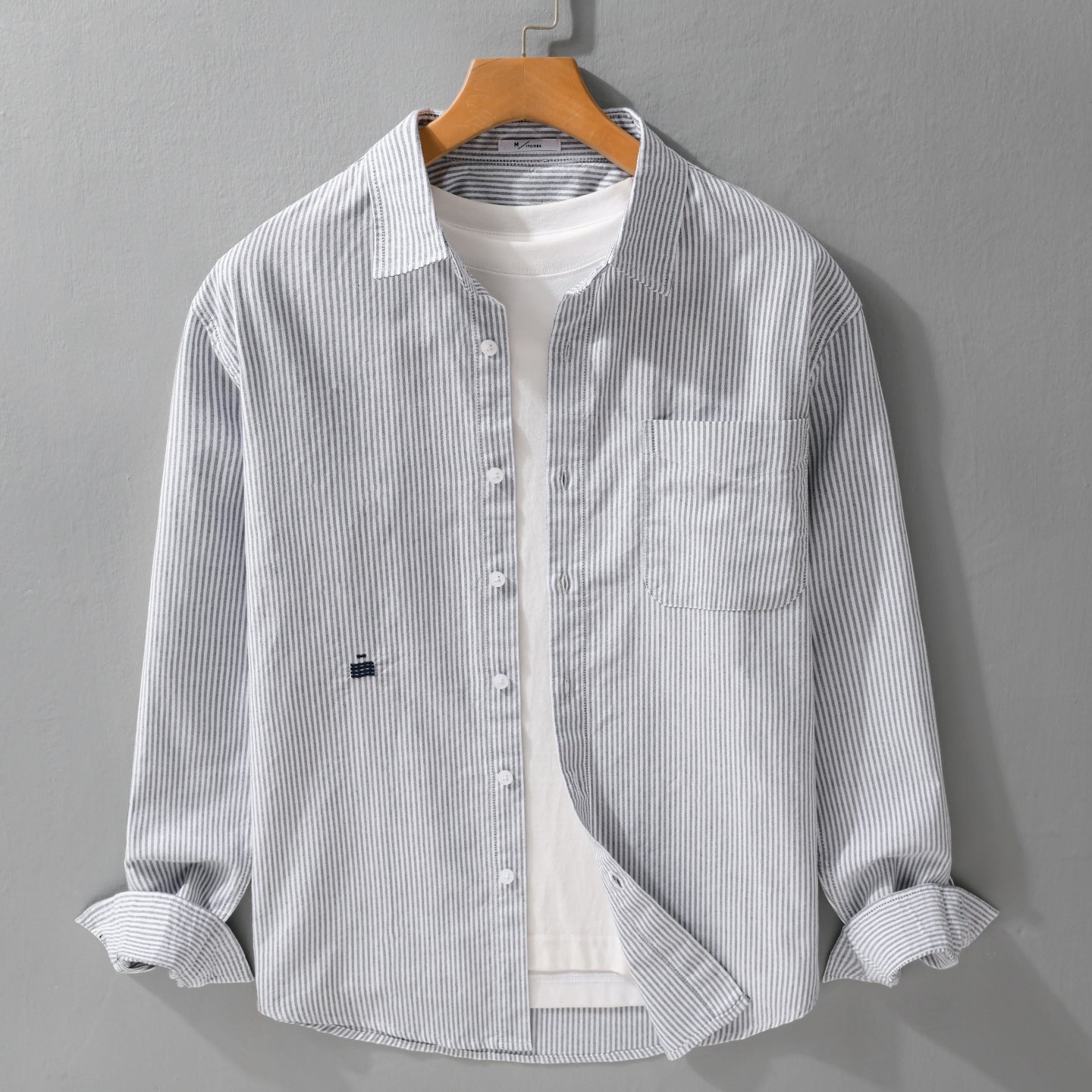 Men's Lightweight Seersucker Shirt in Layering Look with Chest Pocket Chichicherry