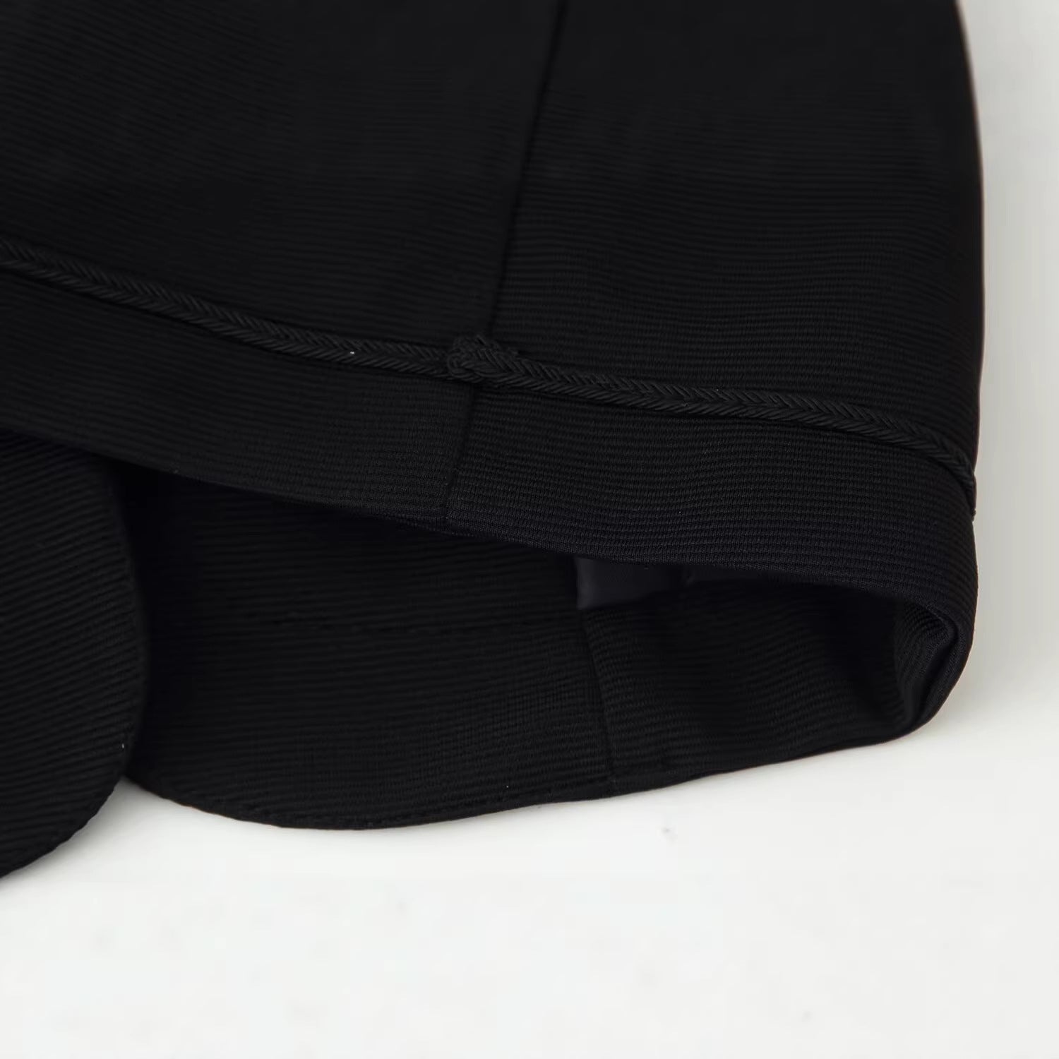Women's short jacket in a military-inspired style with stand-up collar and decorative cords Chichicherry