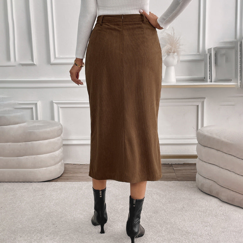 Women's midi skirt made of corduroy with elastic waistband, side pockets, and front slit Chichicherry