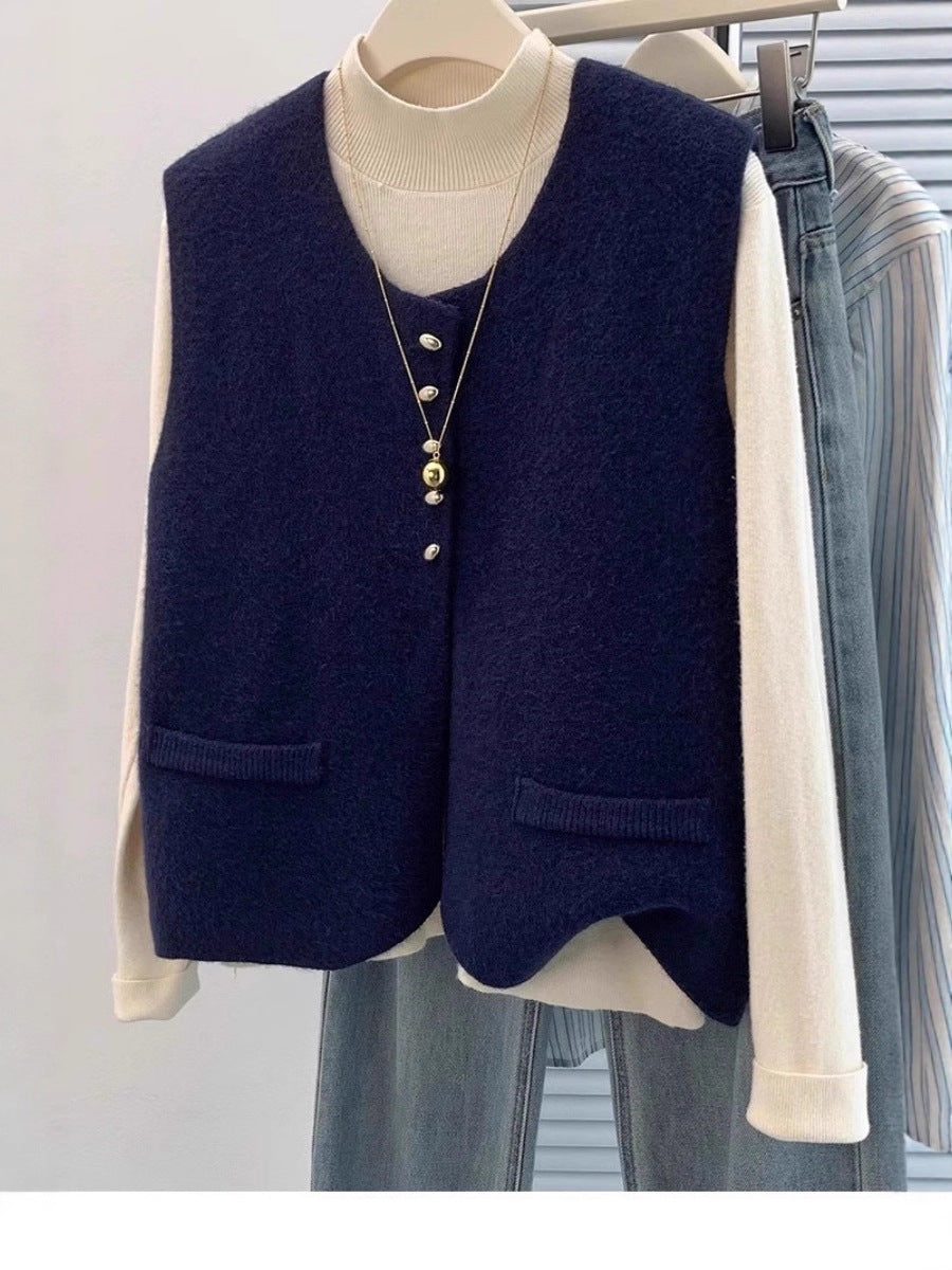 Women Short-Cut Sleeveless Knit Vest with Bead Button Placket and Patch Pockets Chichicherry
