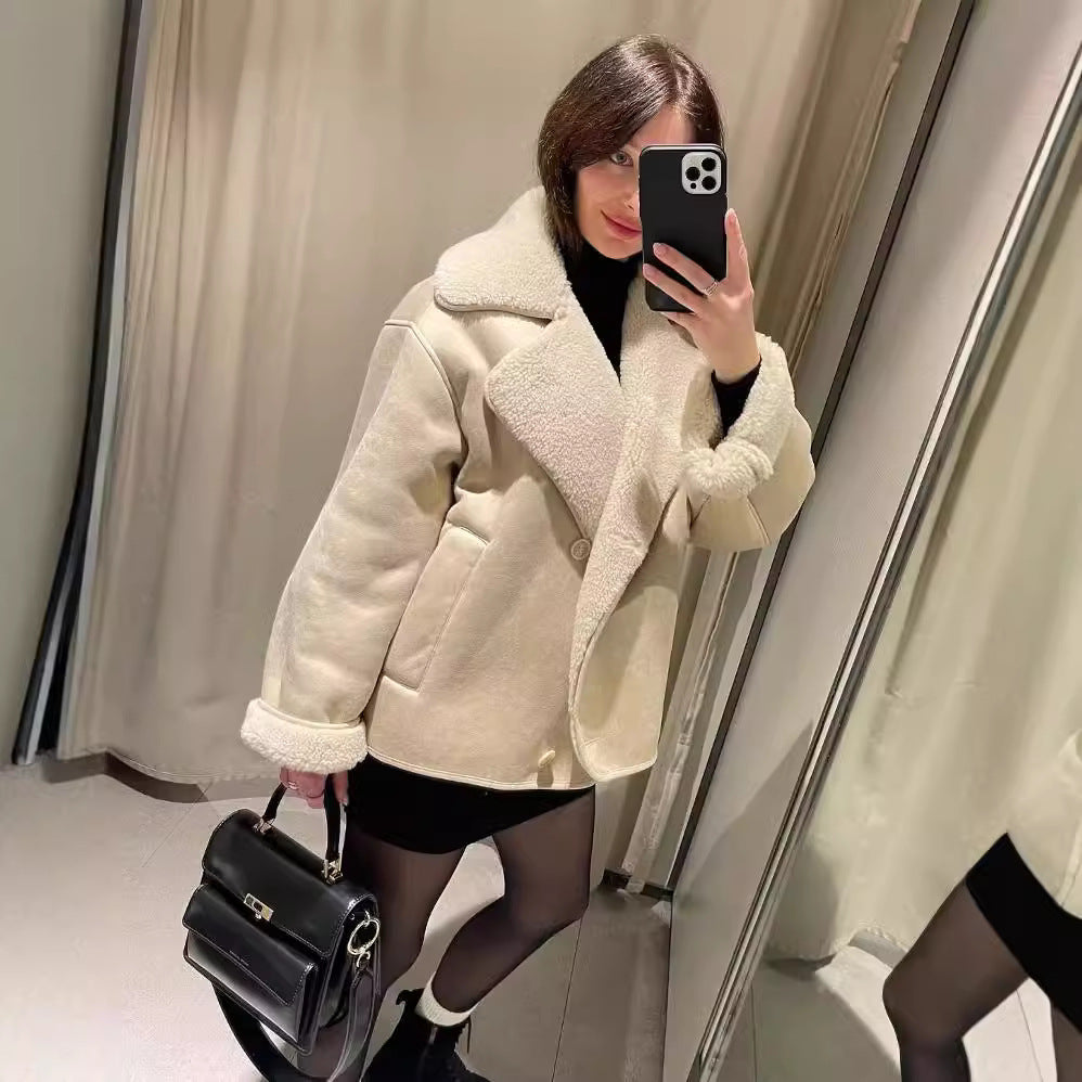 Women's Boxy Jacket made of Faux Shearling with large Teddy Collar and Side Pockets Chichicherry
