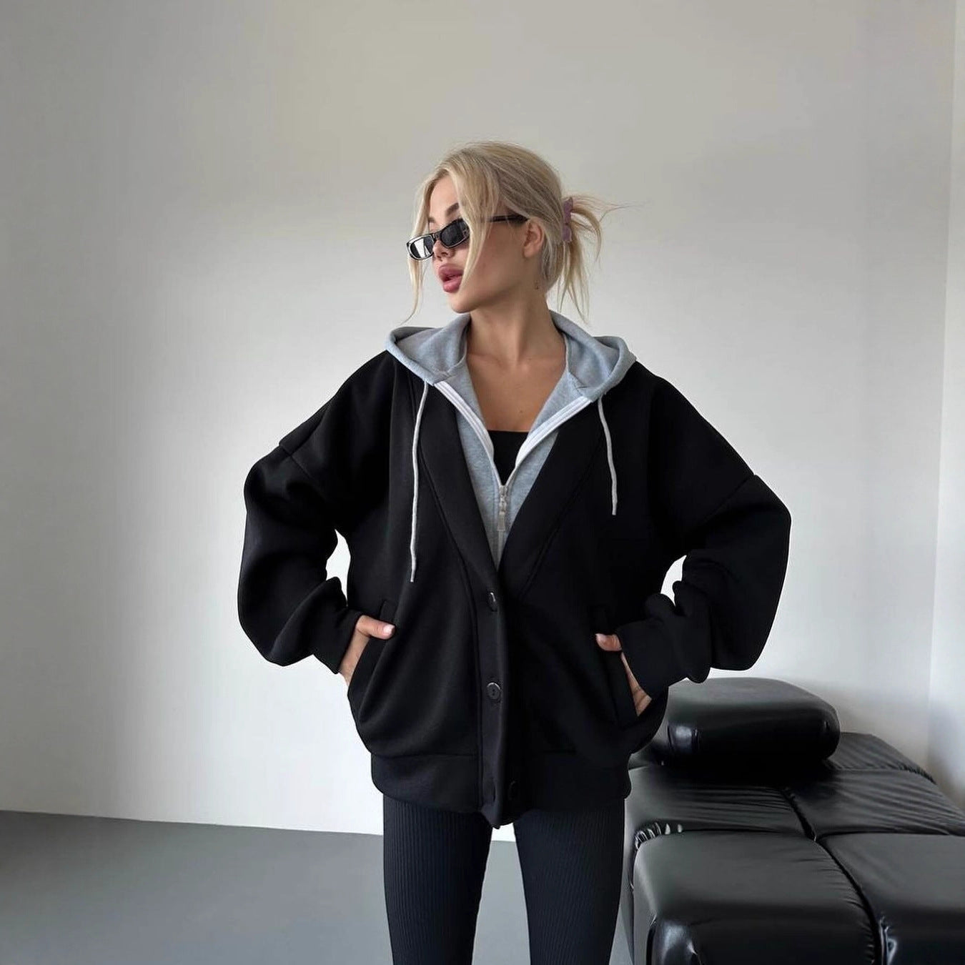 Damen Oversized Kapuzenjacke mit Druckknopfverschluss und Eingrifftaschen Chichicherry