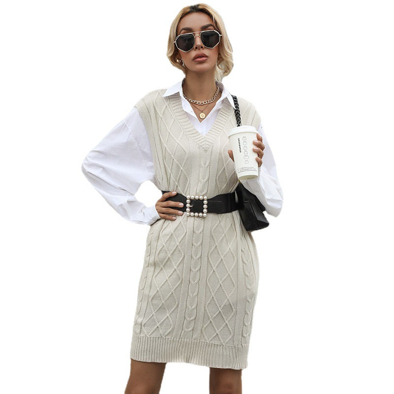 Women's Cable Knit Long Vest with V-Neck and Oversized Silhouette Chichicherry