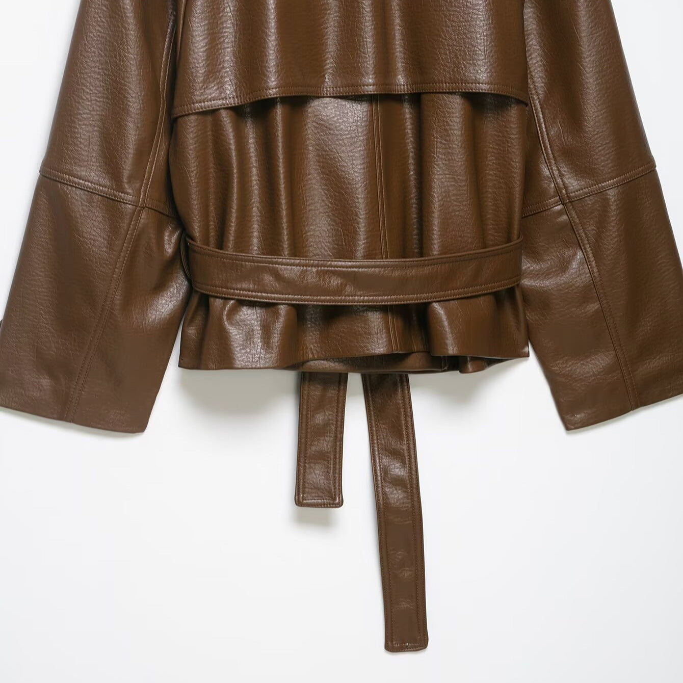 Women's Short Trench Cape made of Faux Leather with Ties and Shoulder Patches Chichicherry