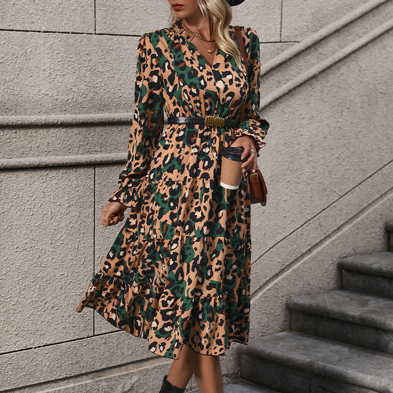 Women's wrap midi dress with leopard pattern, tiered skirt and elastic waist fit Chichicherry