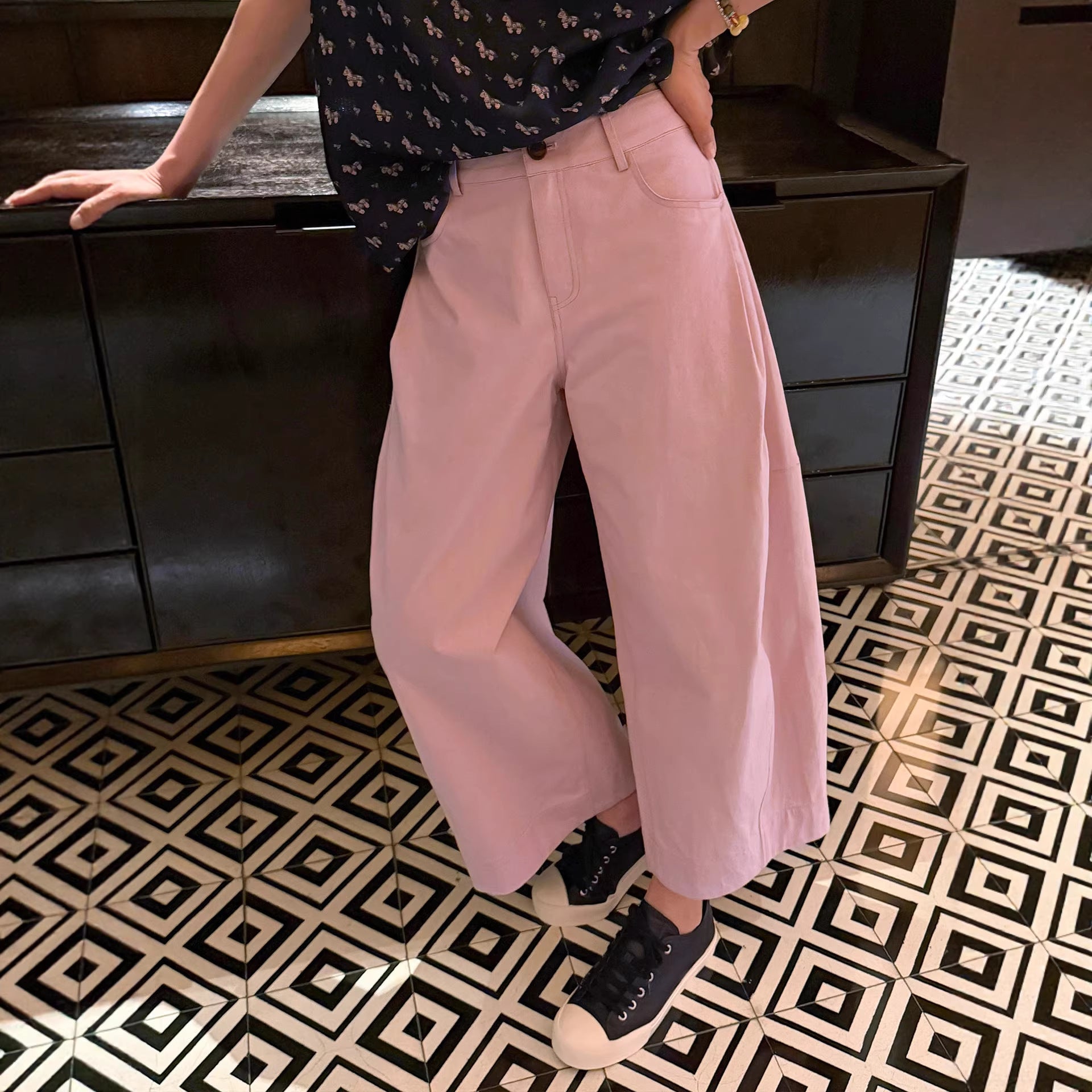 Women’s cargo pants with wide cut Chichicherry