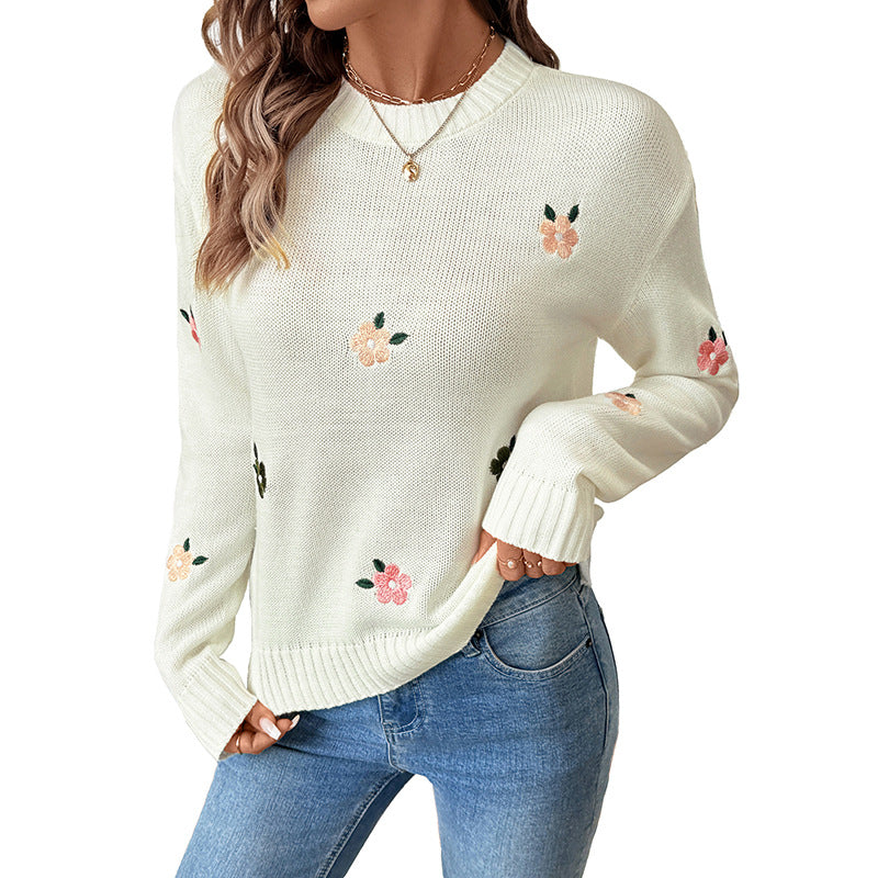 Ladies fine knit pullover with embroidered flower applications and round neckline Chichicherry