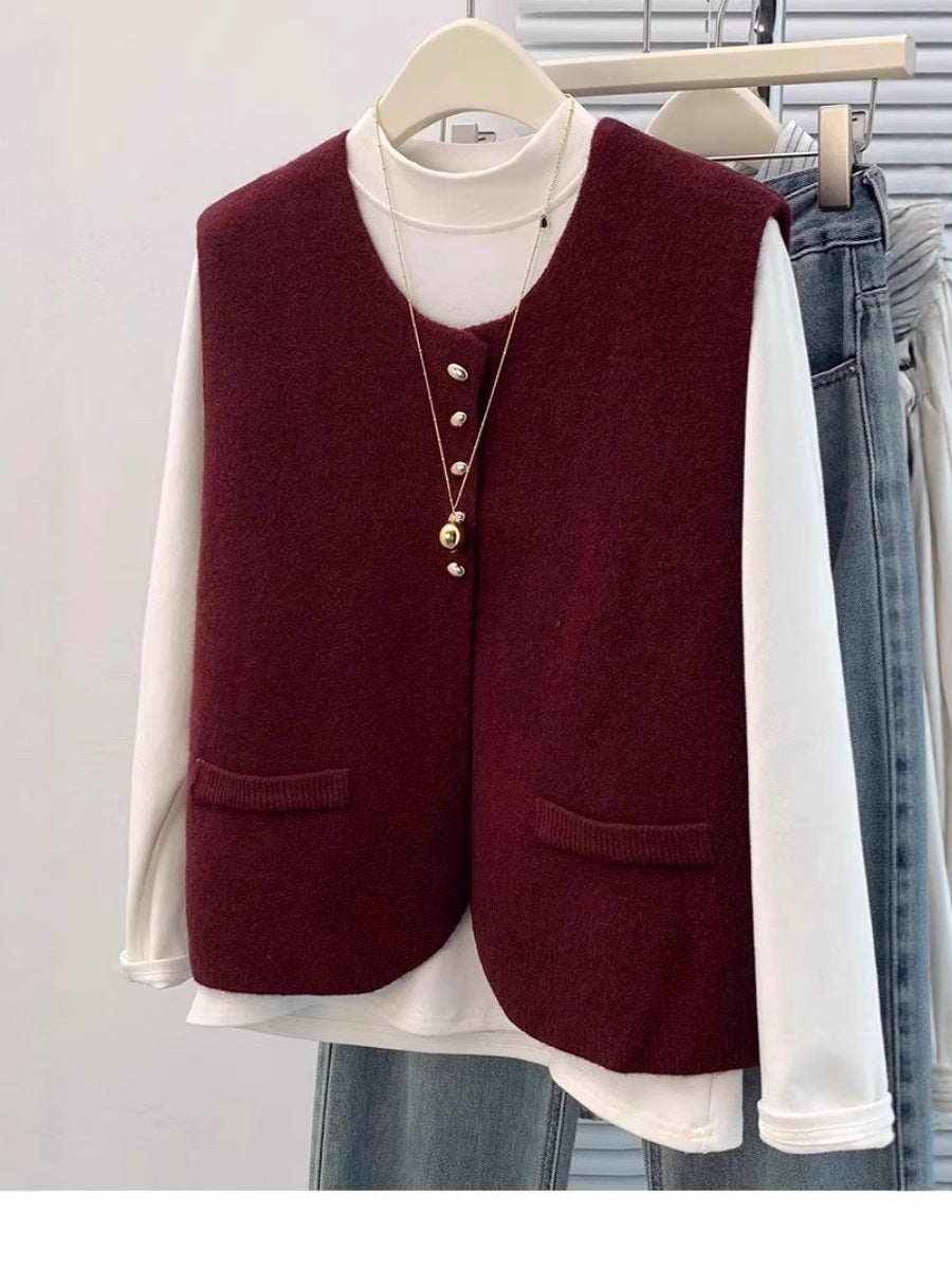 Women Short-Cut Sleeveless Knit Vest with Bead Button Placket and Patch Pockets Chichicherry