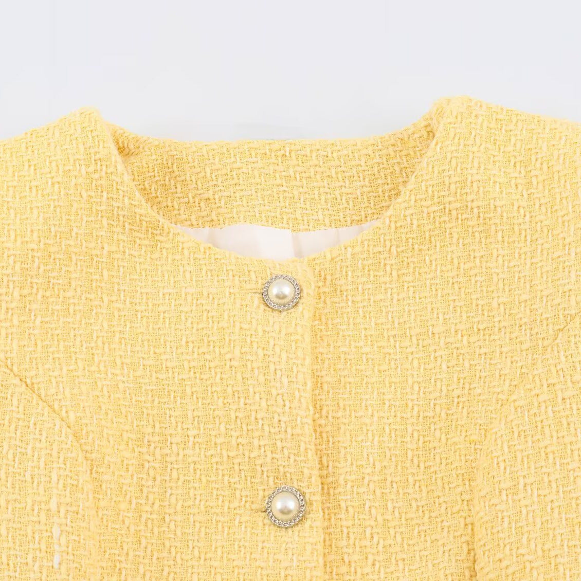 Women's short jacket in boucle tweed style with pearl buttons and waist belt Chichicherry