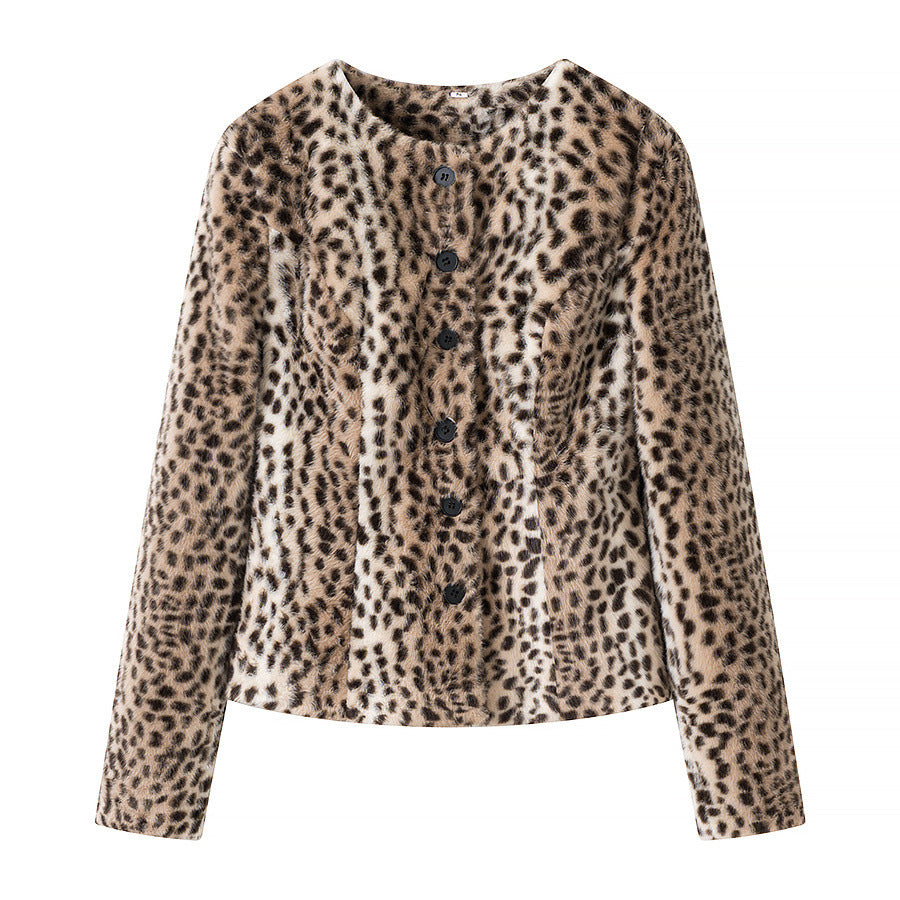 Women Short Jacket made of Faux Fur with Leopard Print and Round Neckline Chichicherry