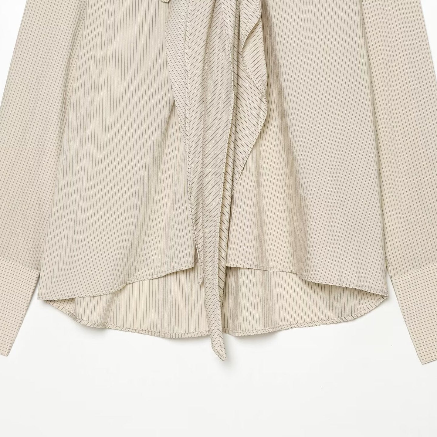 Ladies blouse with necktie collar, fine pinstripe and floral appliqué Chichicherry