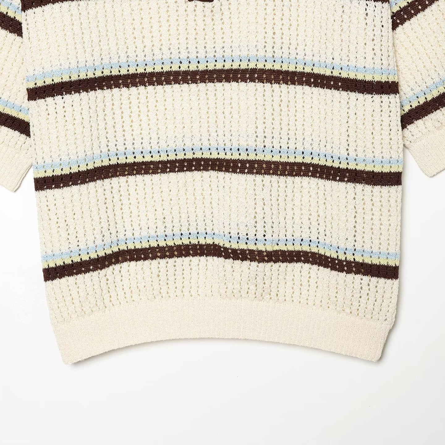 Women's short-sleeve polo pullover made of openwork knit with open V-neck Chichicherry