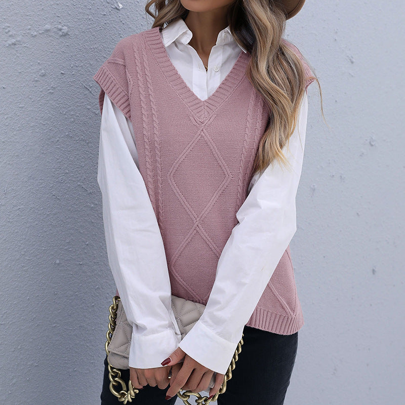 Women's knitted long vest with cable pattern, V-neck and relaxed oversized fit Chichicherry