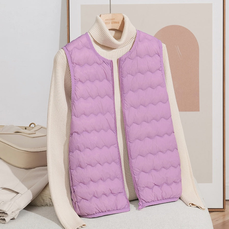Women's lightweight padded vest without sleeves with zipper and wave quilting Chichicherry